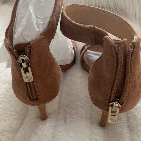 Antonio Melani Tan Suede Genuine Leather Heels Sz 9M- Brand New - Picture 3 of 3